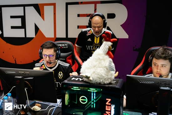 PUBG赛事庆祝三名选手成功达成百杀成就